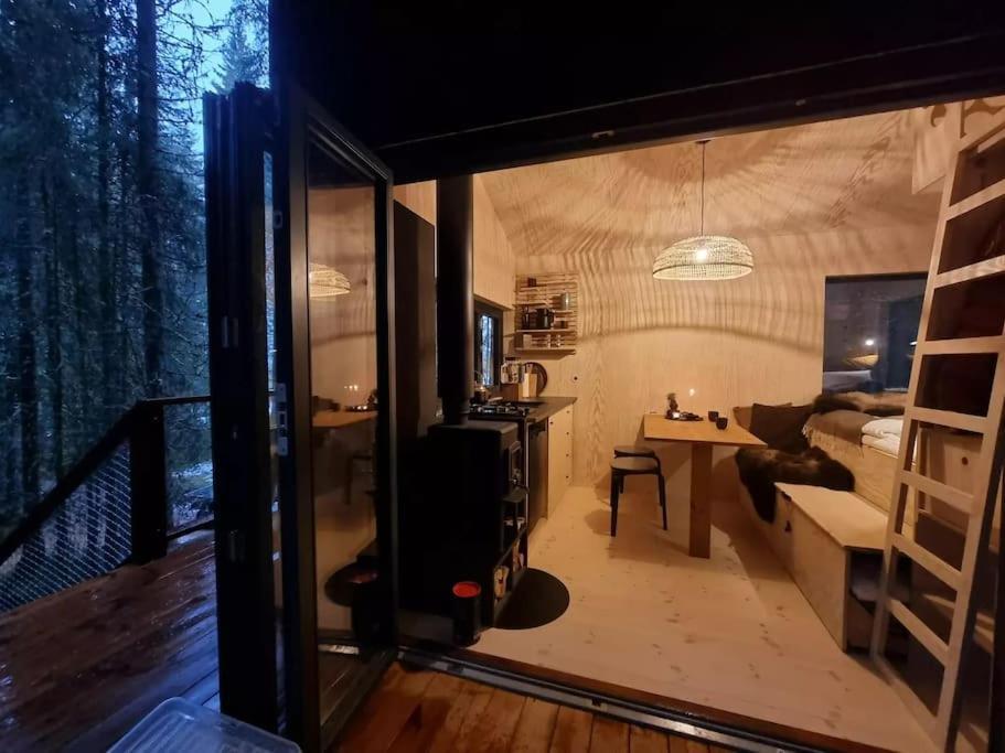 Hotel Treetop Ekne - Hytte I Skogen Med Hengebru Levanger Exterior foto